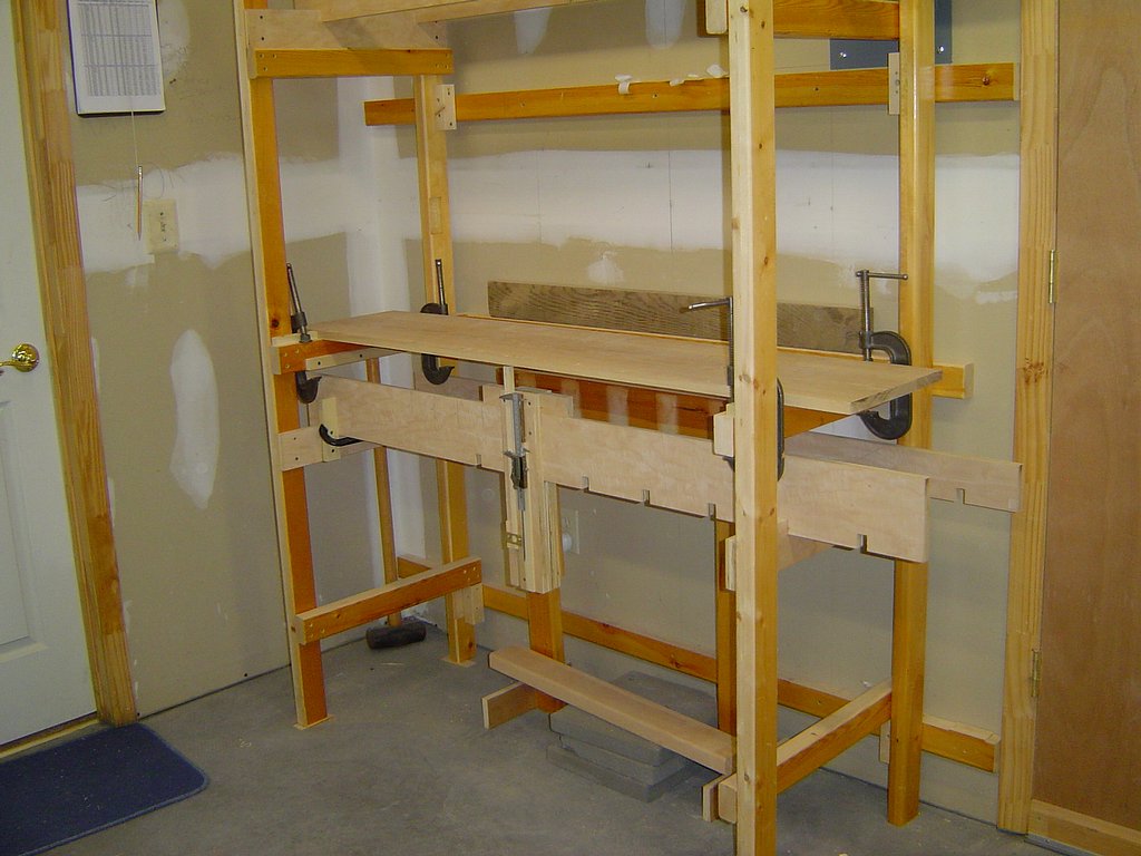 Shelf deflectometer in woodshop