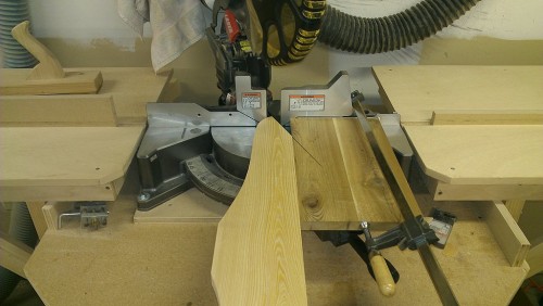 Simple jig to cut the rear leg at the correct angle