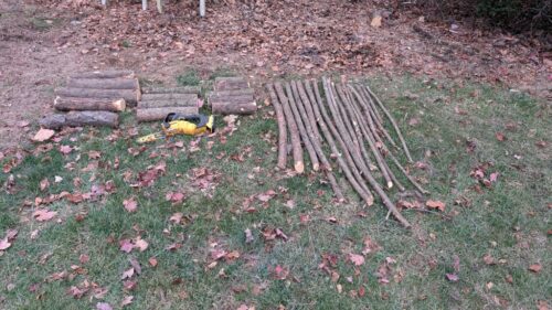 Assembling raw building materials for log reindeer